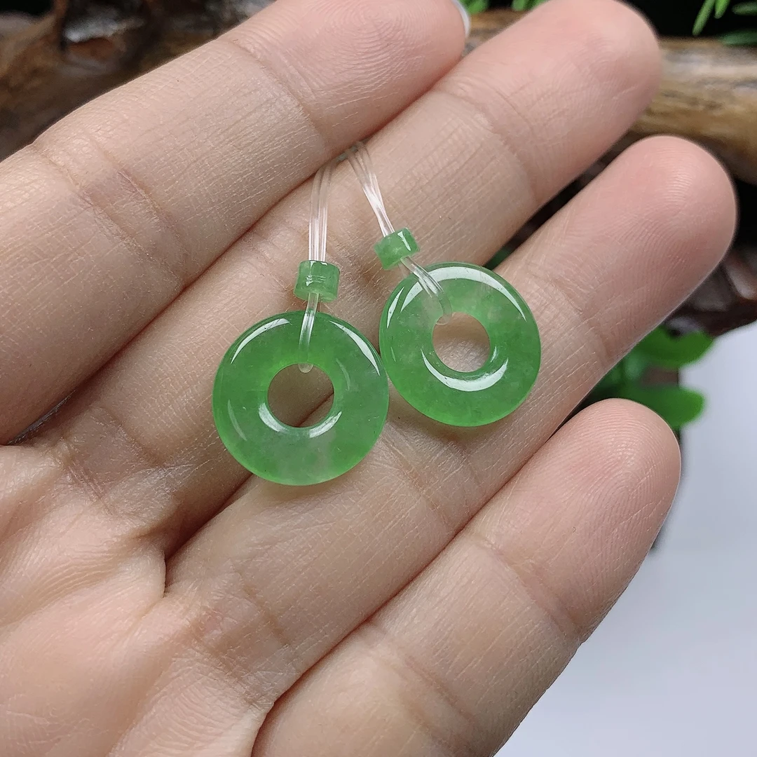 a532天然翡翠A货冰阳绿甜甜圈未镶嵌耳饰一对尺寸取一：14.3*2.5mm