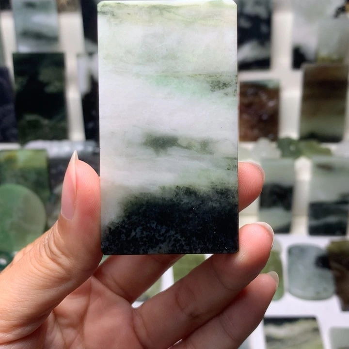 独山玉未镶嵌颈饰