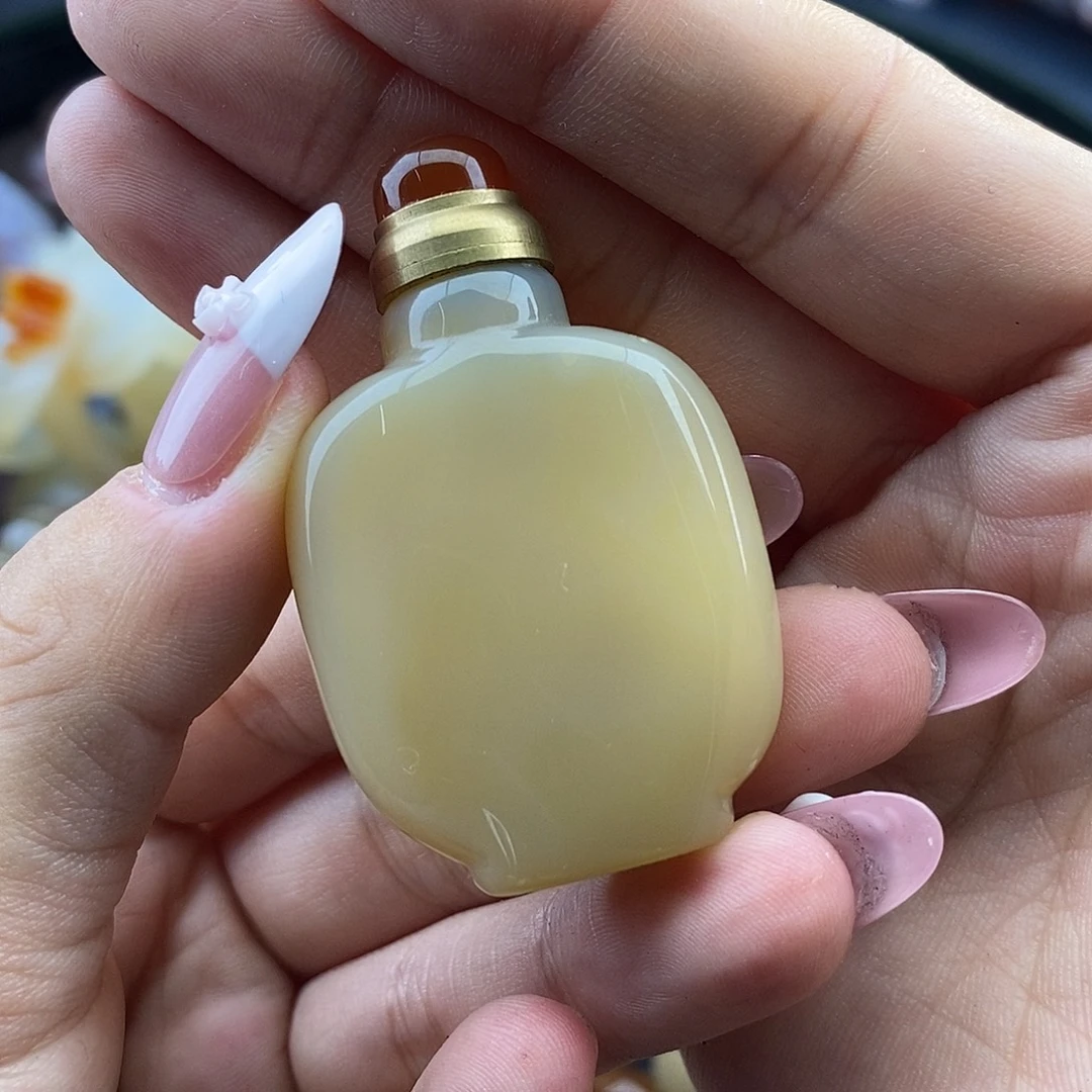 玛瑙未镶嵌手饰摆件