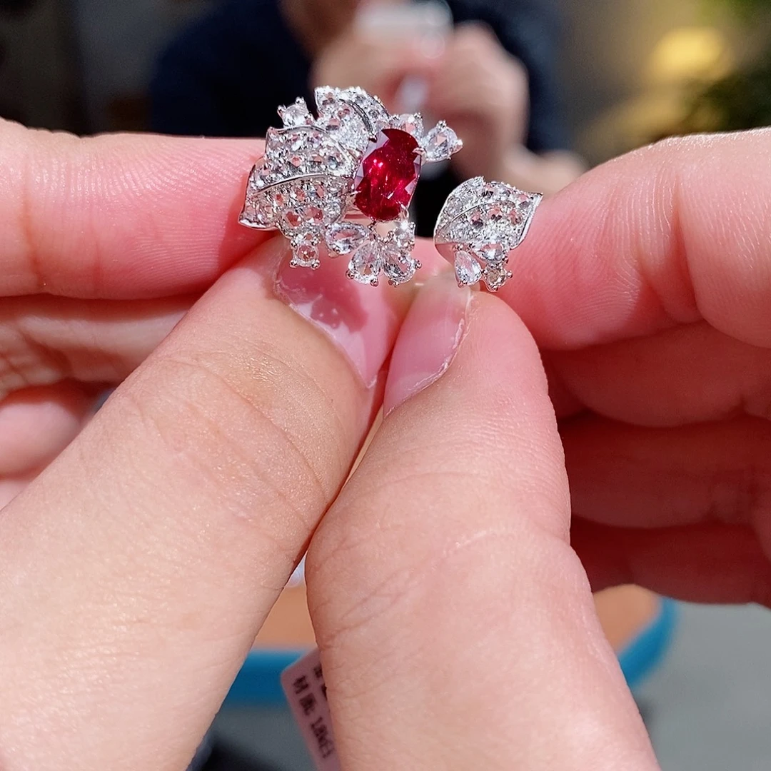 18K金镶嵌红宝石戒指1.01ct
