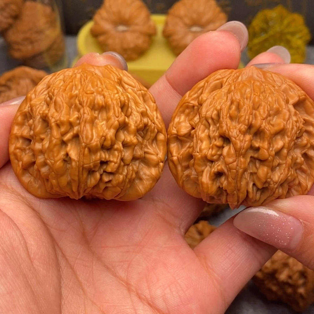 文玩核桃把件毕业至尊虎45全品重50克