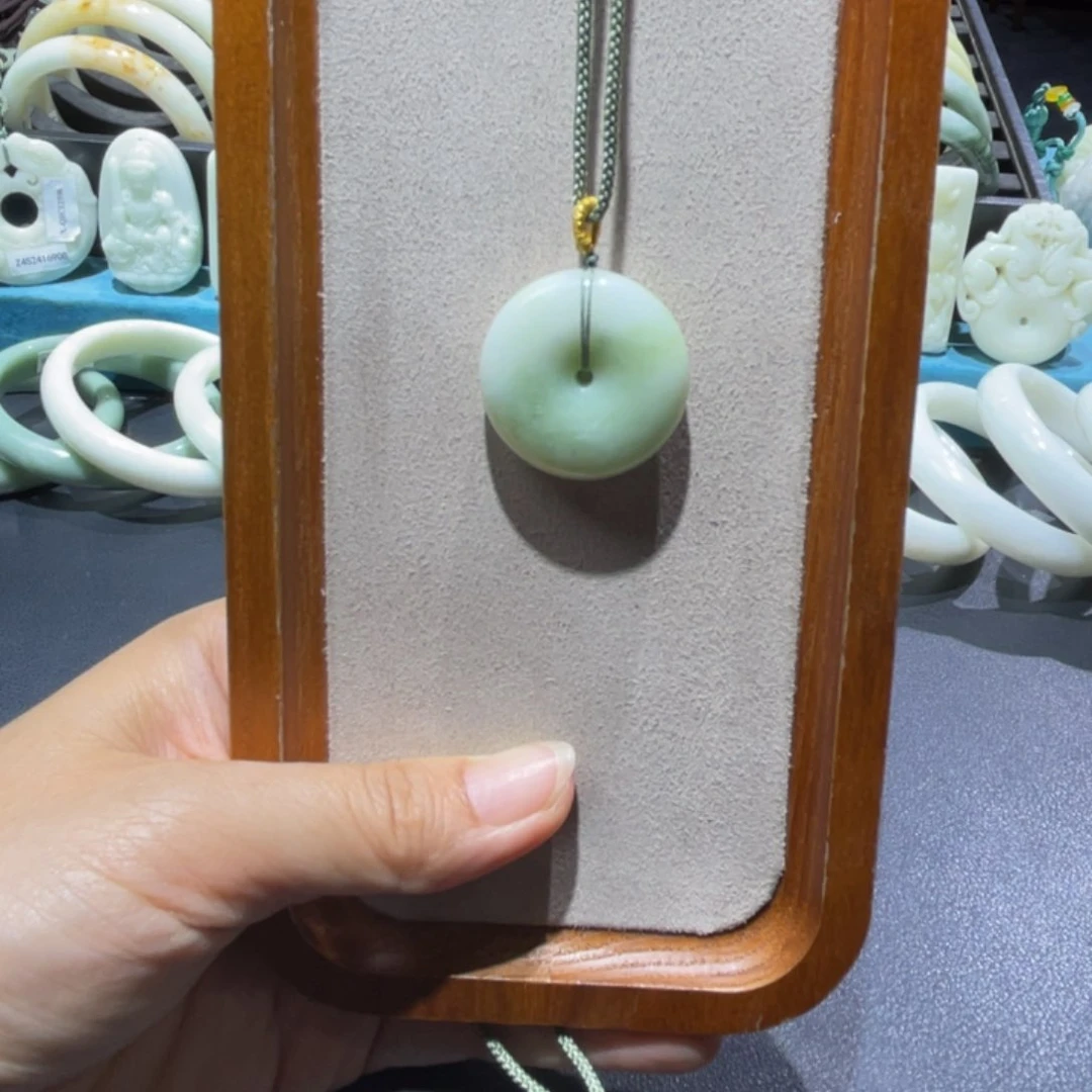 蓝田玉（蛇纹石化大理石玉）颈饰未镶嵌根****¥