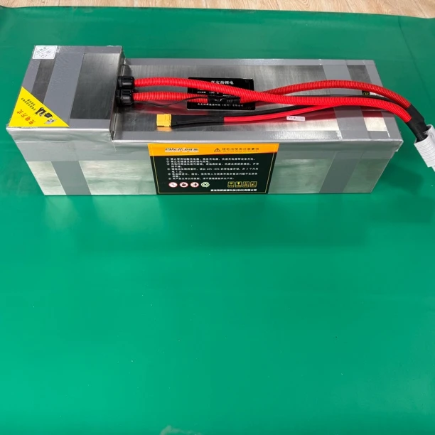 真友劲72v120Ah三元铁锂电池