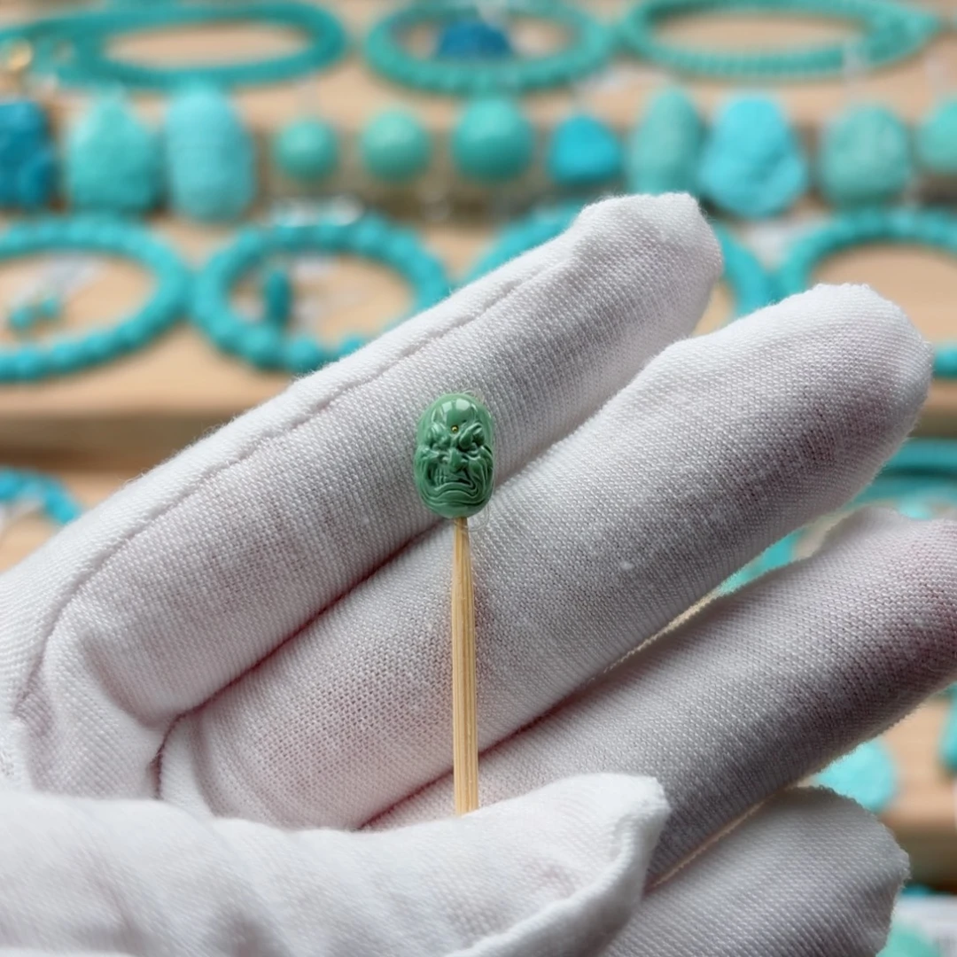 绿松石未镶嵌珠宝奇石