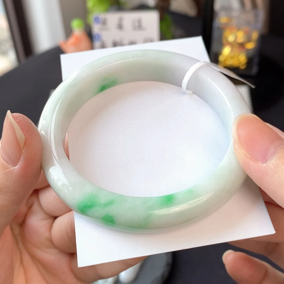 翡翠未镶嵌手镯白底青56