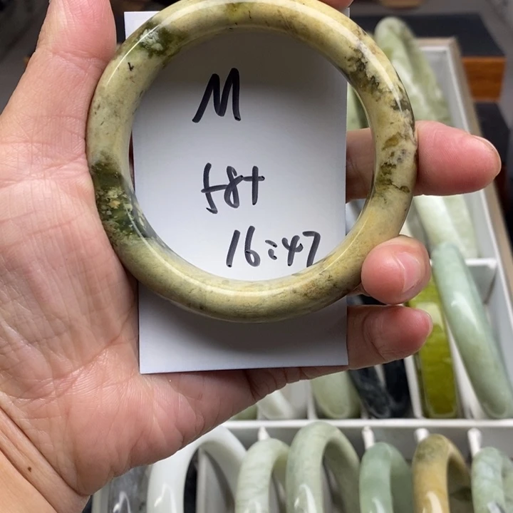 祁***祁蛇纹石玉未镶嵌手镯