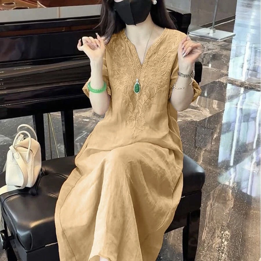 新中式国风重工刺绣V领唐装连衣裙女2025夏季宽松显瘦气质长裙子