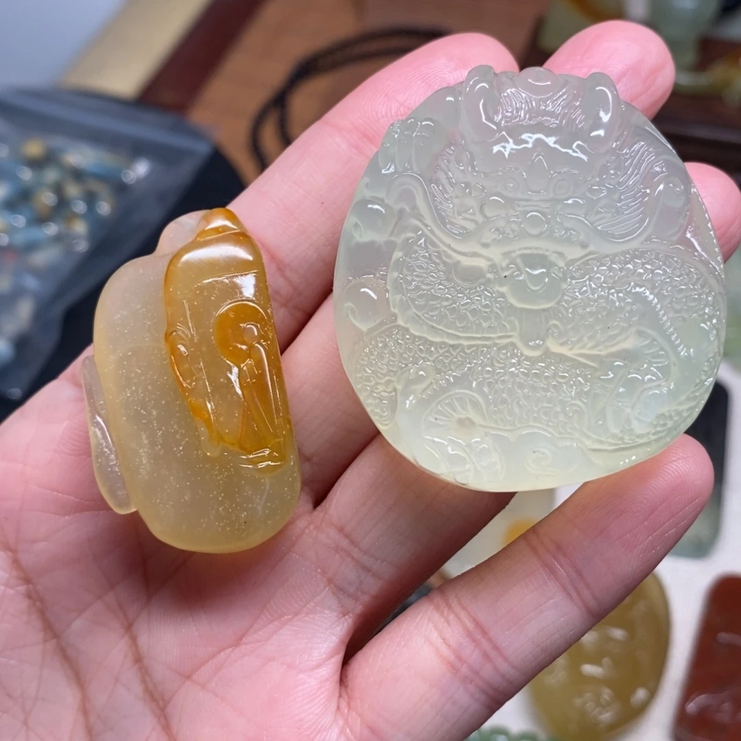 蛇纹石玉未镶嵌挂件