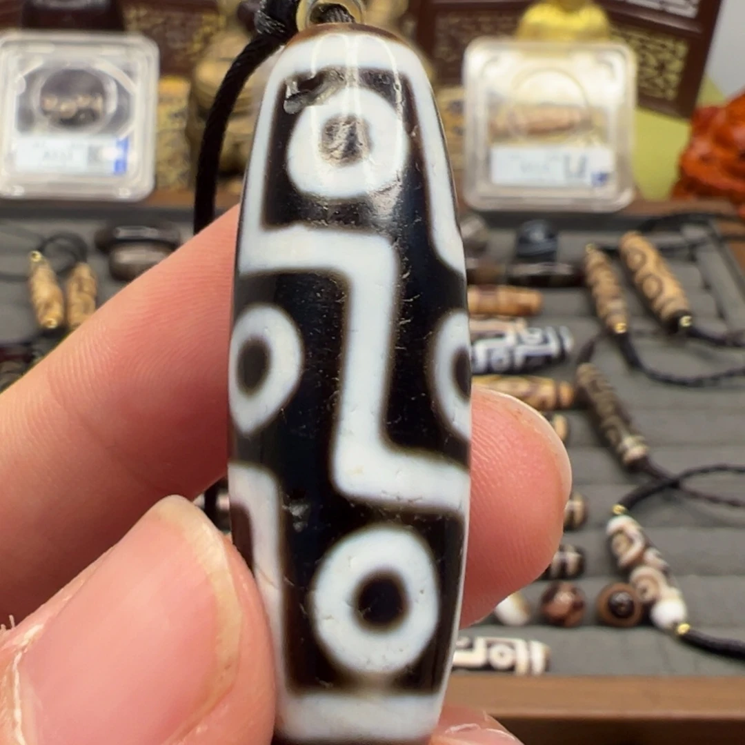 W***。玛瑙/玉髓未镶嵌颈饰