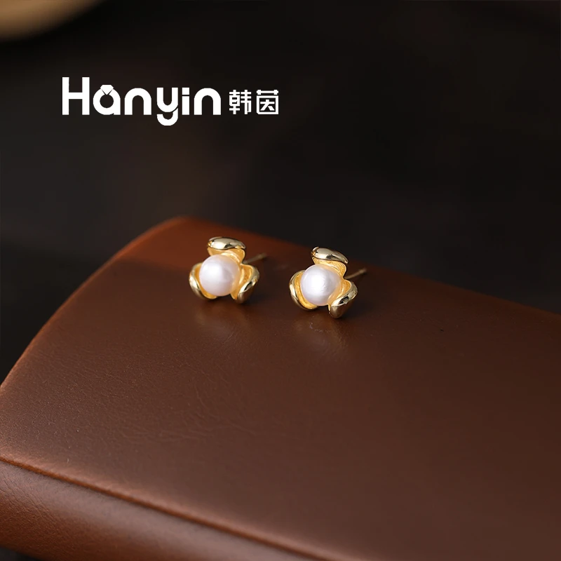 925银针法式简约时尚日常通勤款6mm淡水珍珠耳钉