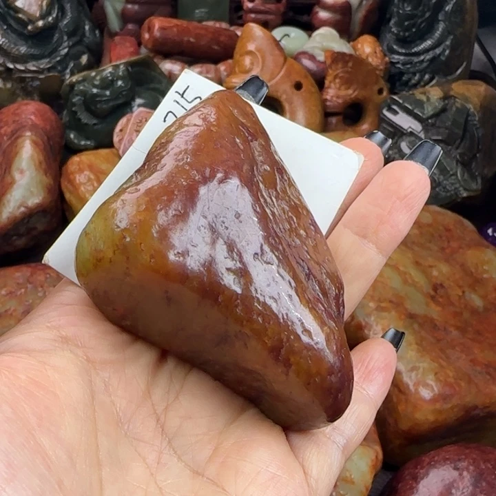 透闪石质玉未镶嵌珠宝奇石