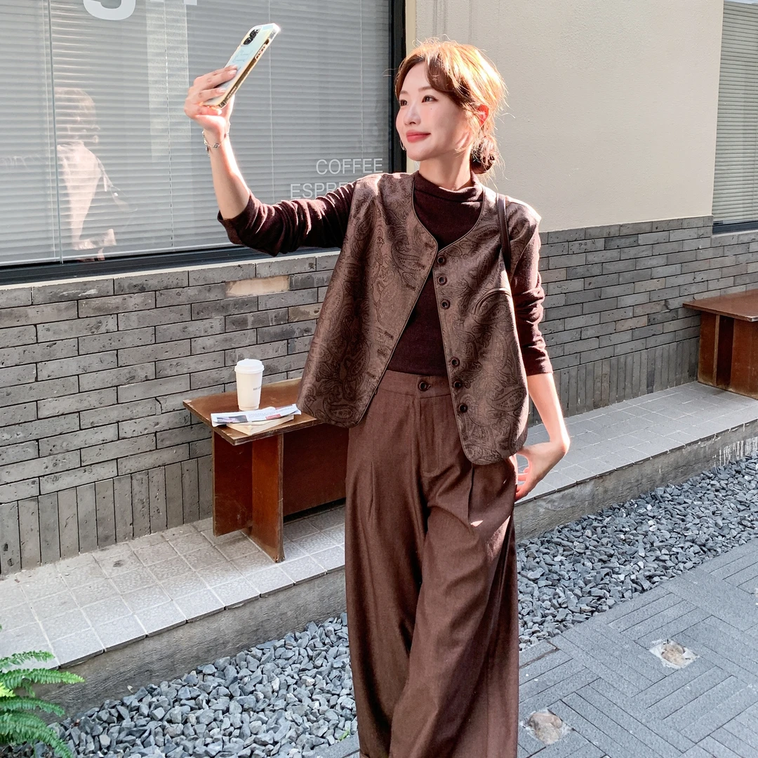 大方得体穿搭一整套女早秋新款国风印花马甲阔腿裤打底衫三件套