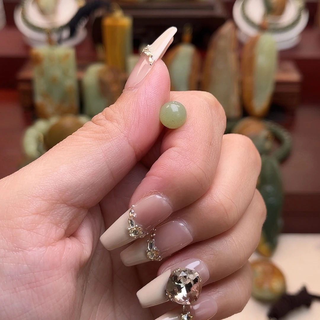 扶***倾岫岩老玉（透闪石质玉）未镶嵌颈饰