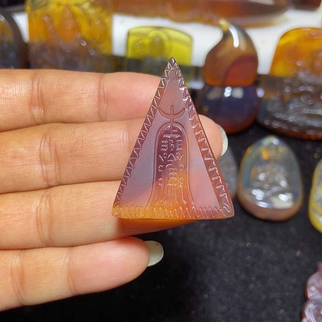 琥珀未镶嵌颈饰缅甸天然琥珀吊坠