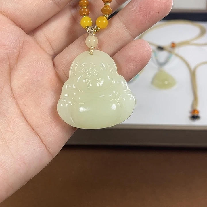 石英质玉未镶嵌颈饰佛公40