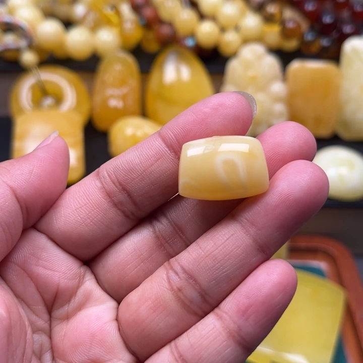 琥珀未镶嵌珠宝奇石M139号妖花