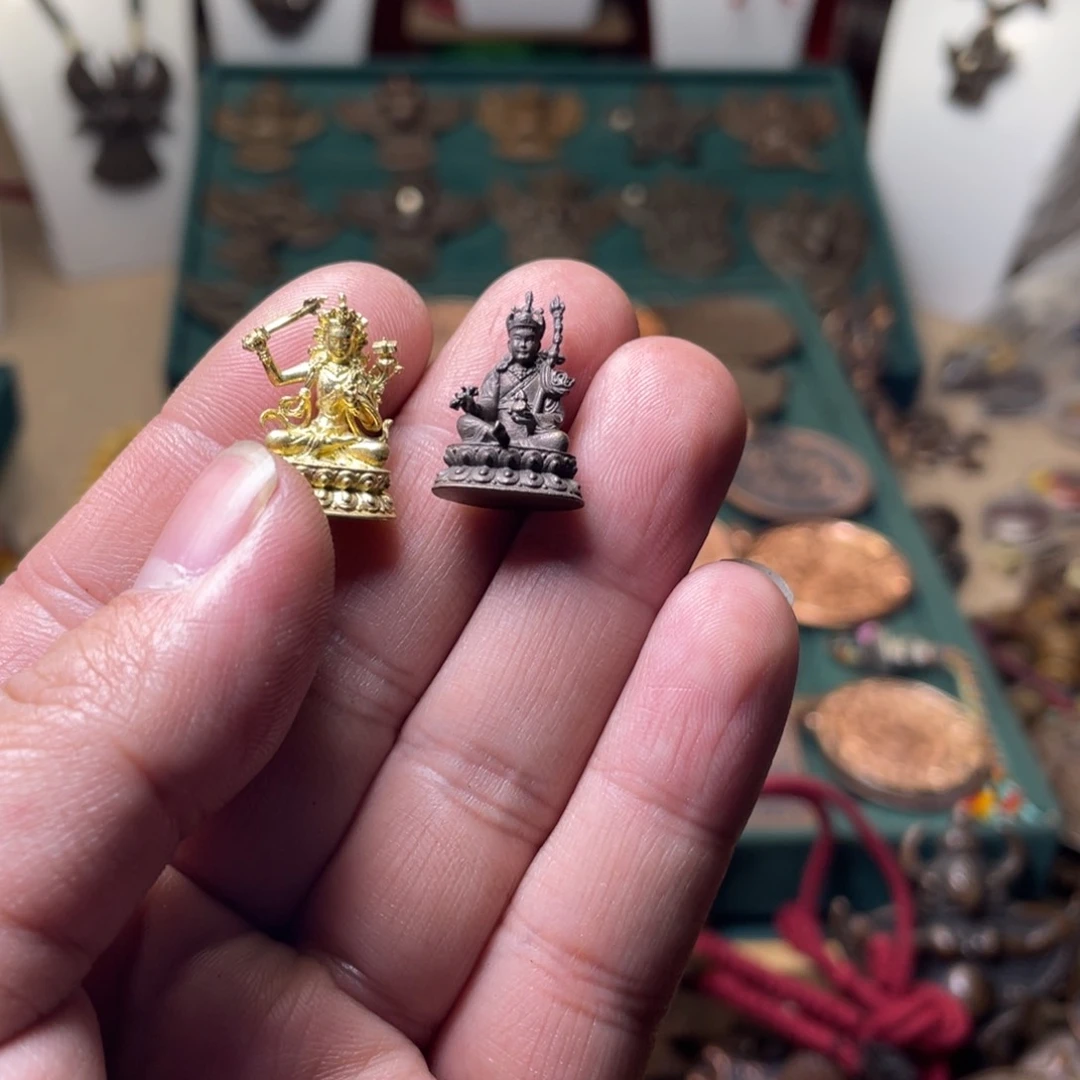 藏传摆件莲花生文殊