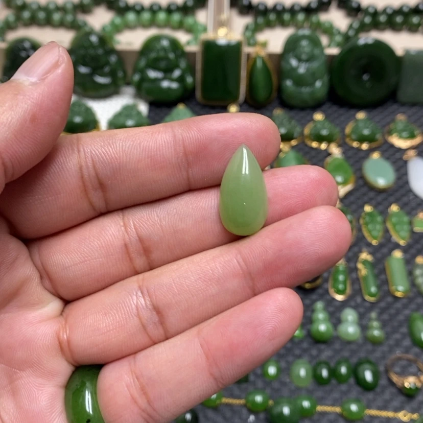 【闪购商品】和田玉（碧玉）未镶嵌颈饰星**漫