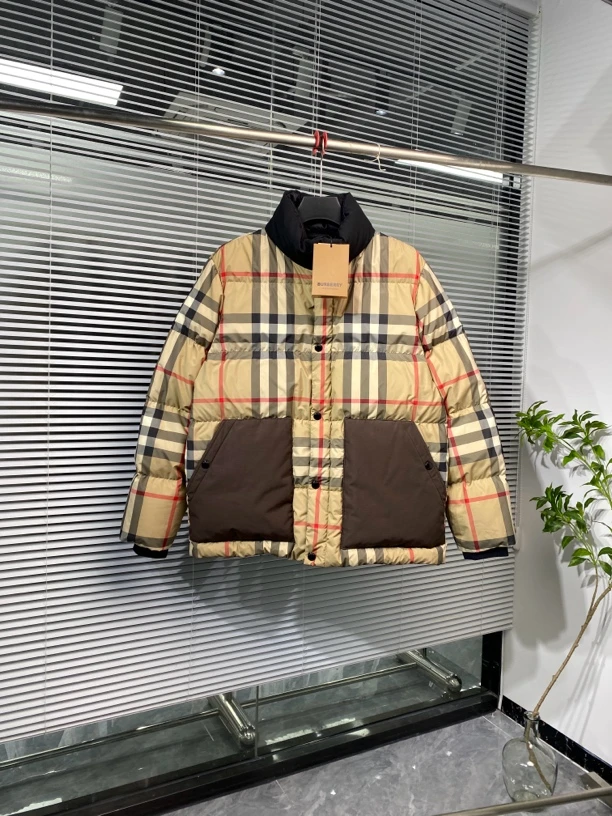 全新 Burberry 博柏利 立领 羽绒服 经典格纹 M码 ko1950
