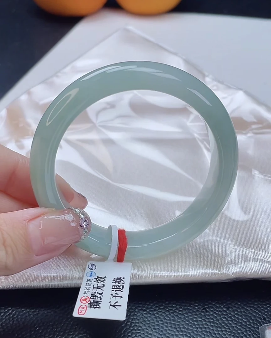 翡翠手镯未镶嵌翡翠S