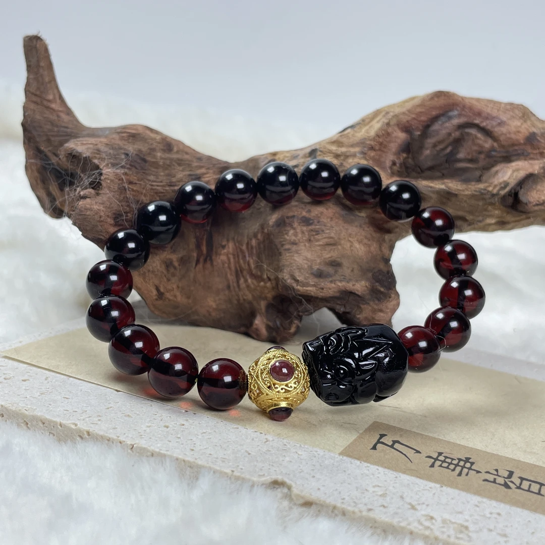 芷桦珠宝-天然缅甸血珀9+mm单圈手链貔貅设计款手串红色琥珀复古