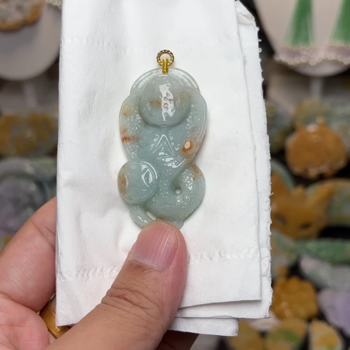 翡翠未镶嵌颈饰吊坠
