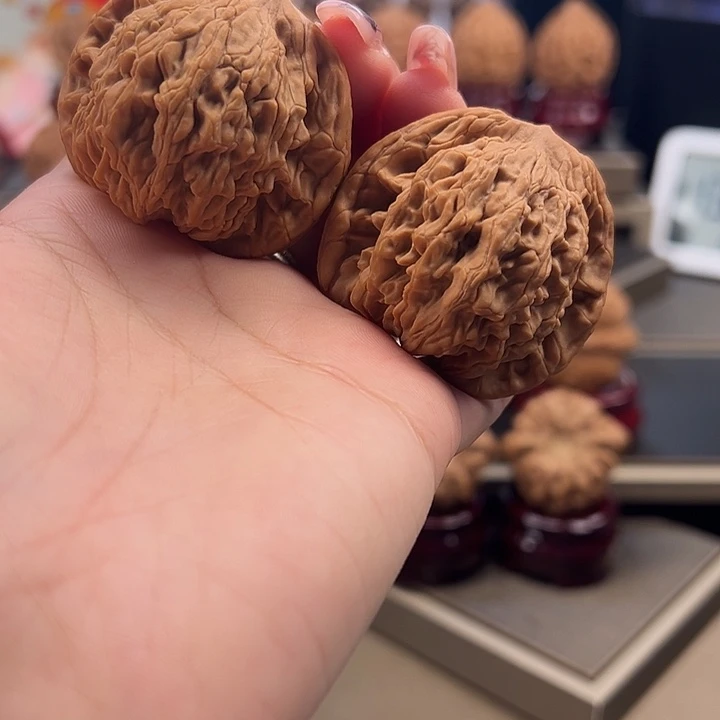 文玩核桃把件45 虎头 s-024