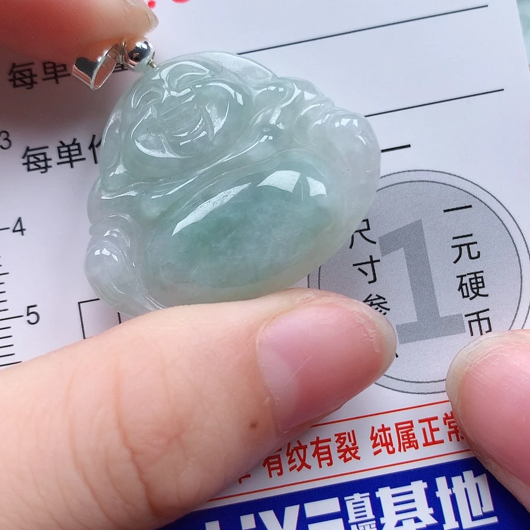 颈饰未镶嵌翡翠，