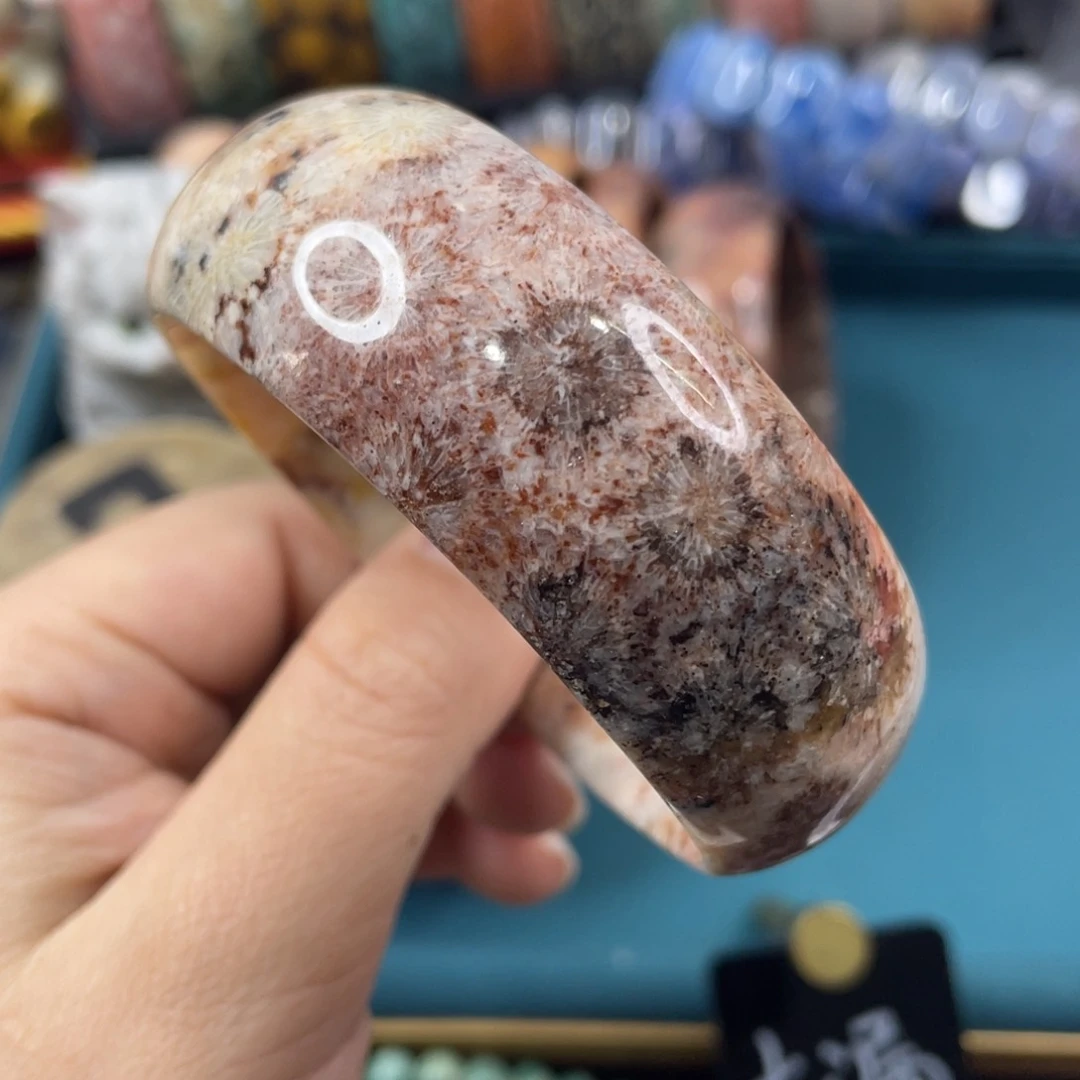 未镶嵌手镯硅化玉