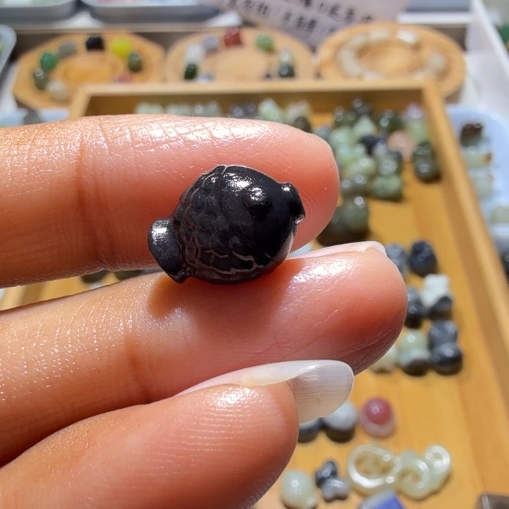 和田玉未镶嵌珠宝奇石