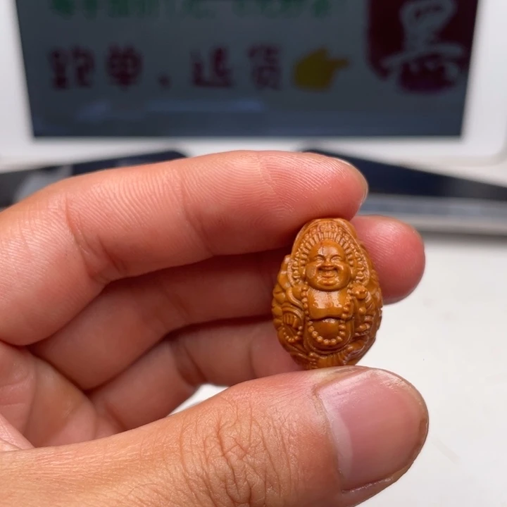 橄榄核吊坠橄榄核雕刻单子。