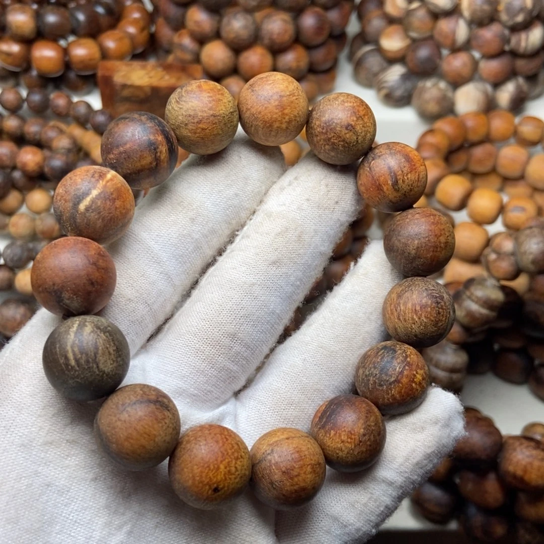 贡木福利1.5手串微微瑕