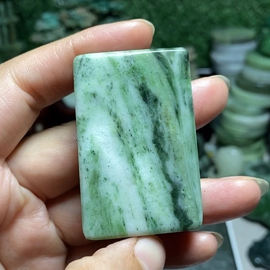 独山玉未镶嵌珠宝半成品