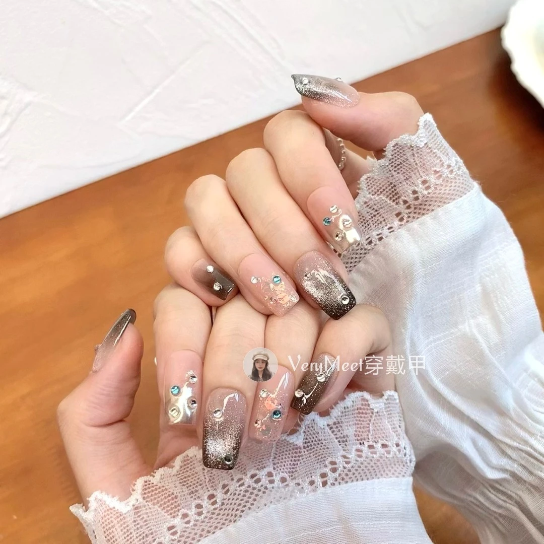 VeryMeet甜酷ins爆闪渐变黑猫眼镜面少女显白高级感中方美甲贴79