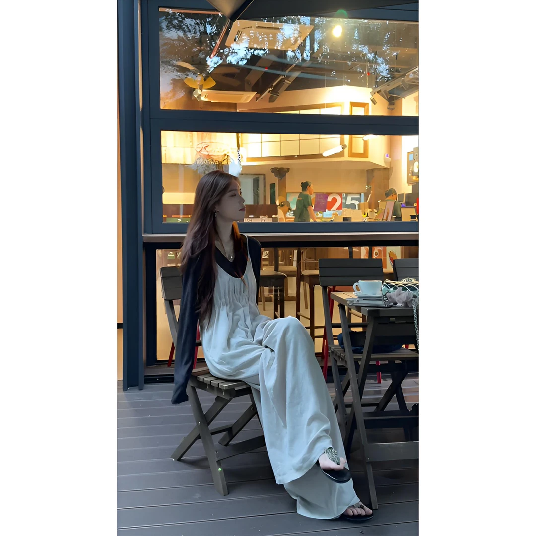 韩系洋气别致设计感背带裤一整套内搭V领薄款长袖上衣