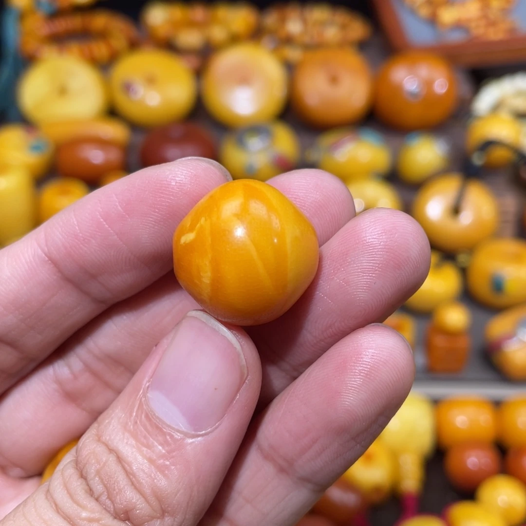 蜜蜡未镶嵌裸石直径19.9