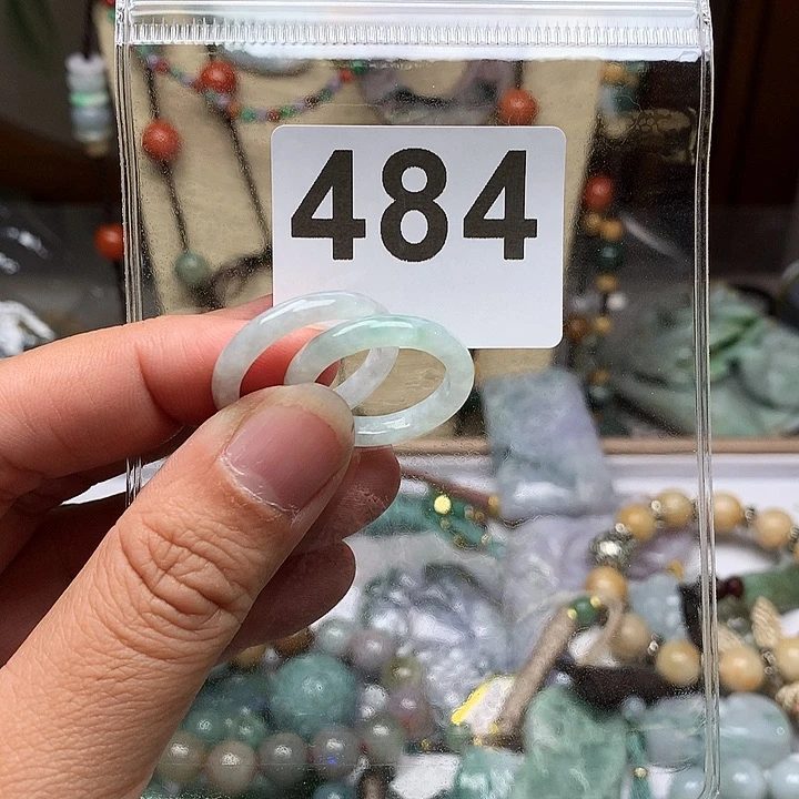 翡翠颈饰未镶嵌款**行翡翠