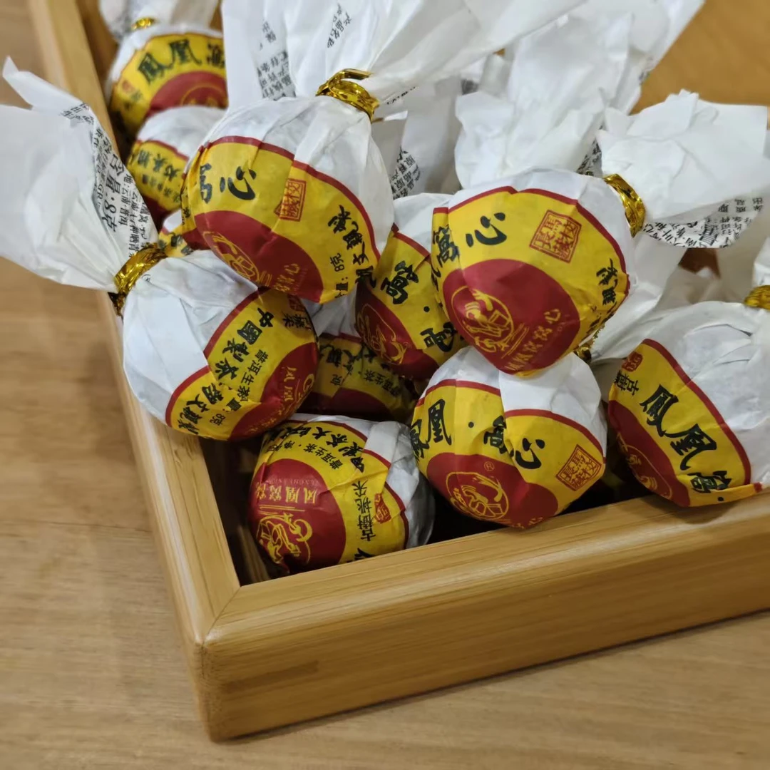 2018年原料【凤凰窝窝心龙珠】迷你小沱茶8g