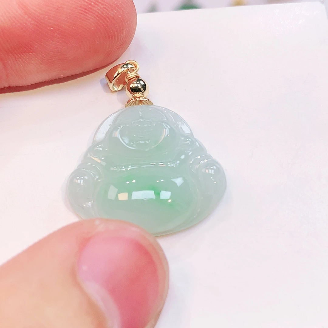 翡翠未镶嵌颈饰缅甸