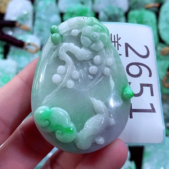 吊坠(不含链)未镶嵌翡翠