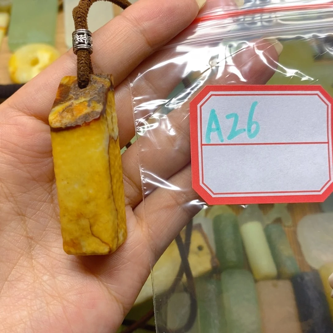 蛇纹石玉未镶嵌颈饰?***华
