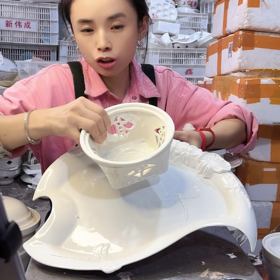 盘微瑕产品………年年有余一个加蜻蜓一个