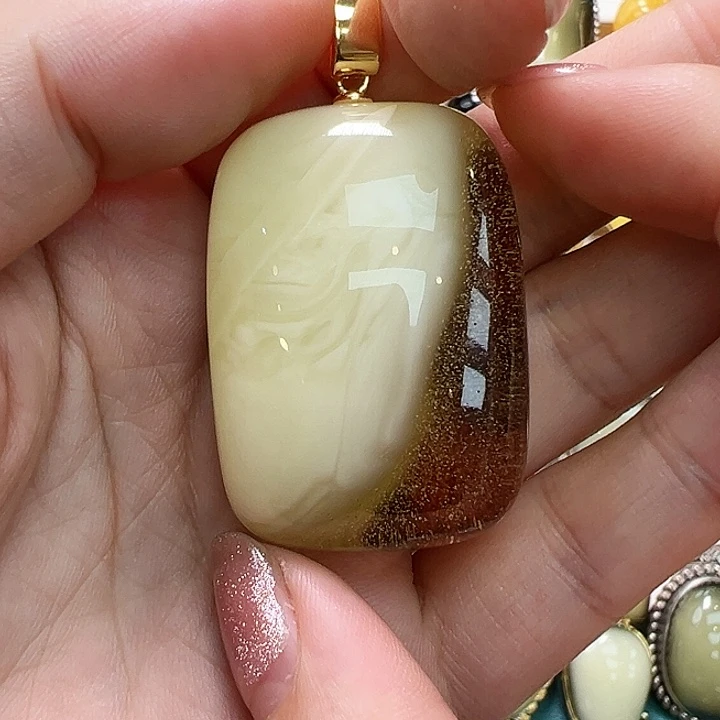 琥珀未镶嵌珠宝奇石