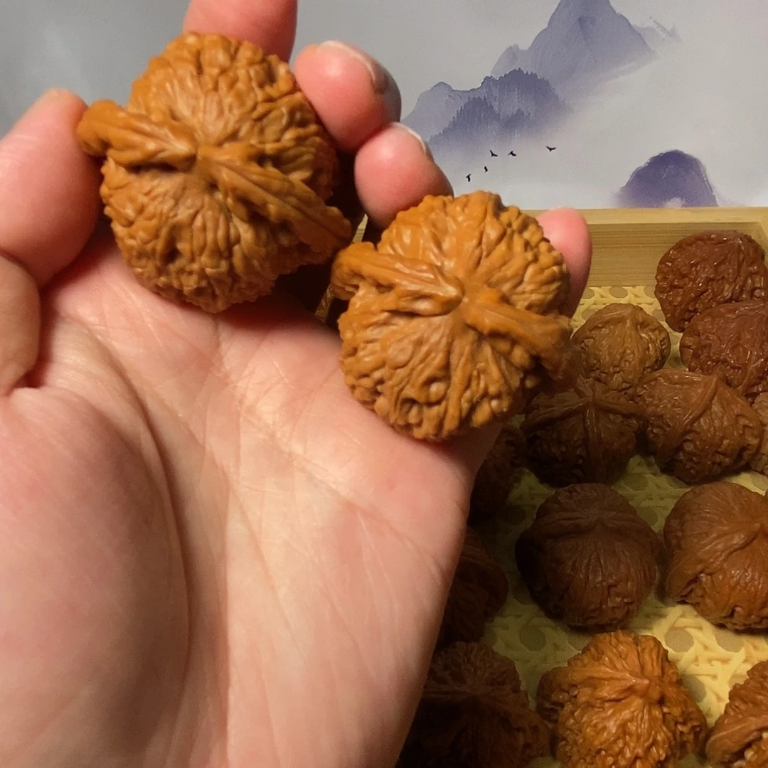 文玩核桃把件白狮子