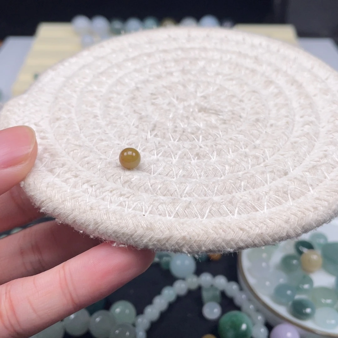 亲***诚翡翠散珠卡6.2mm 单颗