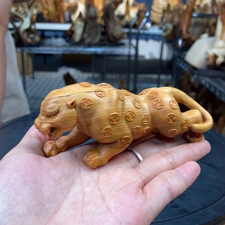 柏木（崖柏）金钱豹
