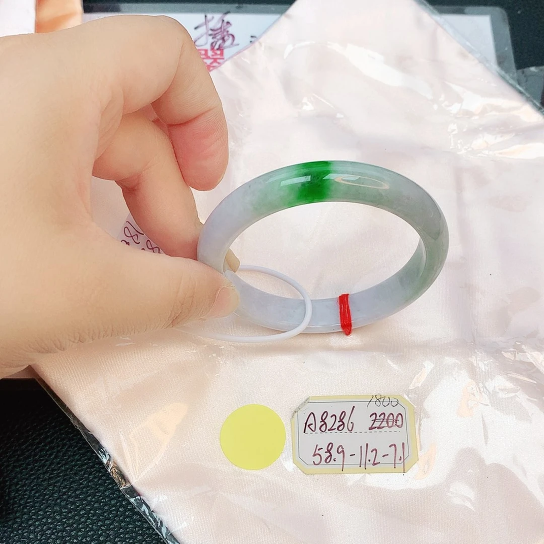 翡翠手镯未镶嵌缅甸翡翠