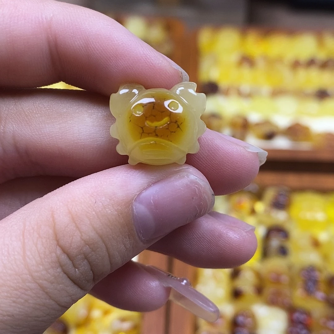 琥珀未镶嵌珠宝奇石