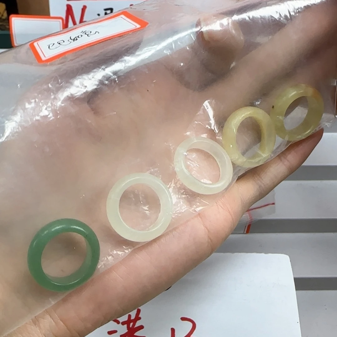 巳***意蛇纹石玉未镶嵌戒指
