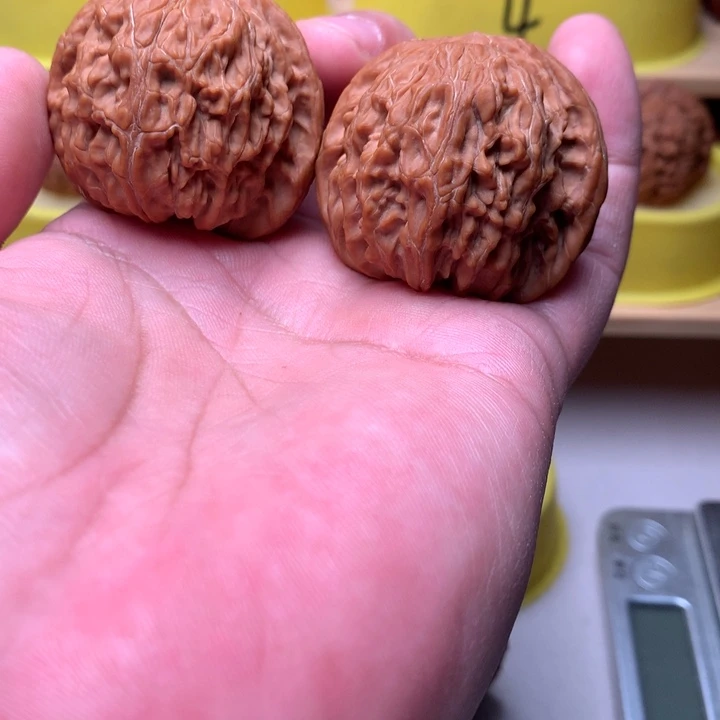 桃核吊坠磨盘好看